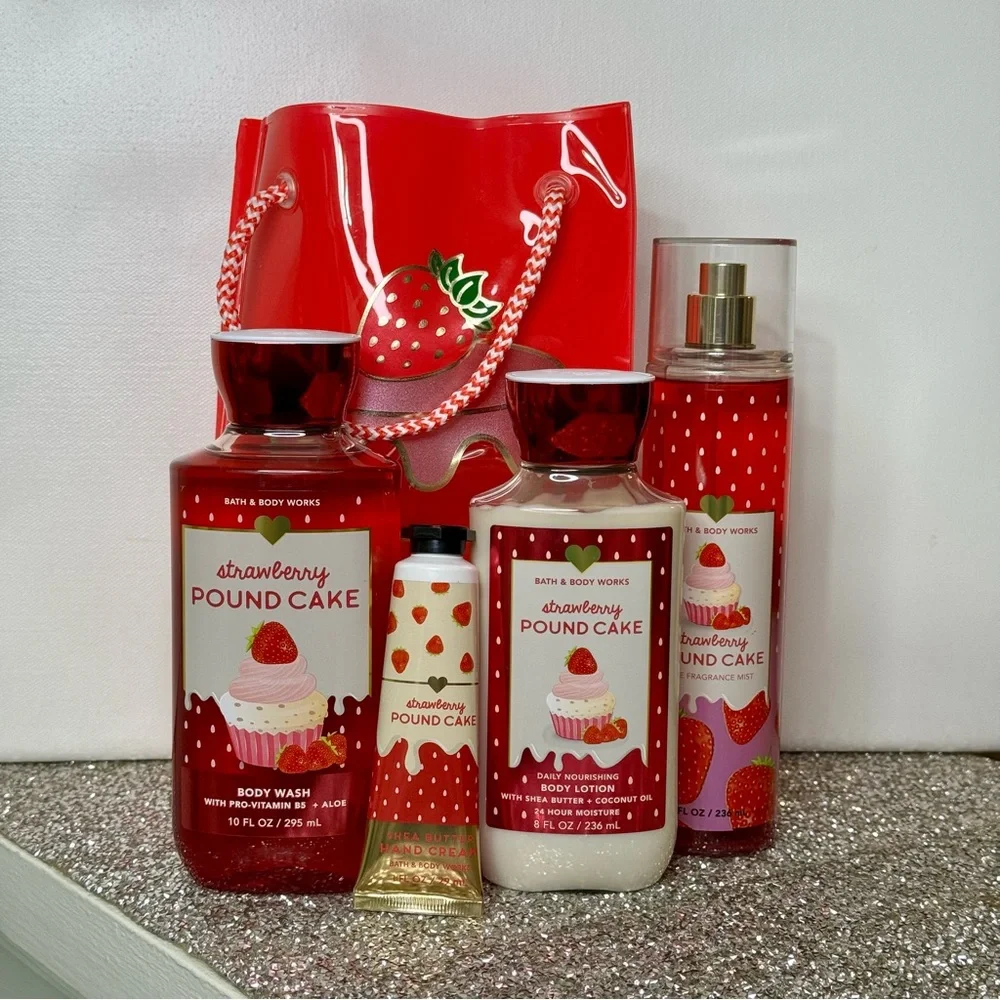 Bath and Body Works Strawberry Pound Cake 4 Piece Gift Set with Gift Bag NWT